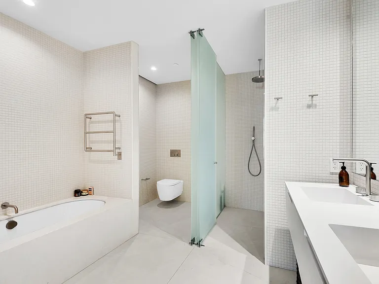 251 W 14th St #7B — Photo 5