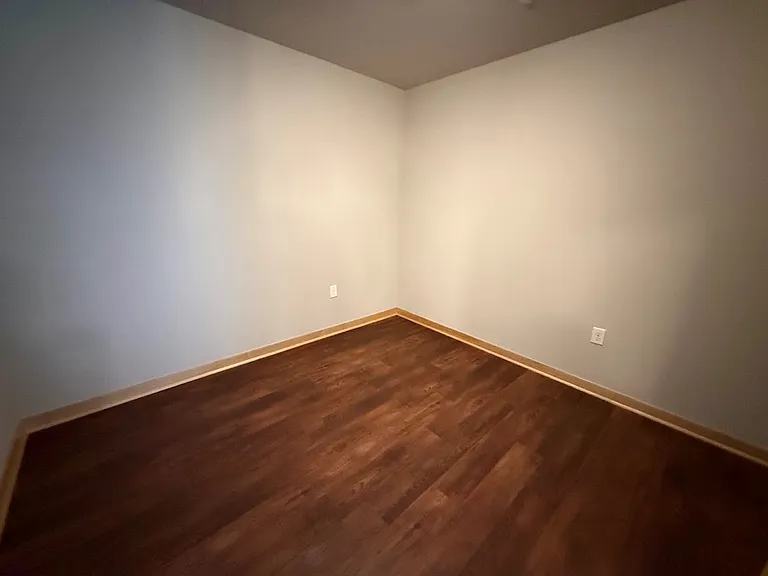 Venture Luxury High Rise — Photo 29