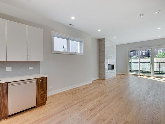 3rd image of 1840 W Armitage Ave #3