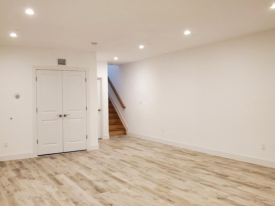 2nd image of 8726 19th Ave Floor 1