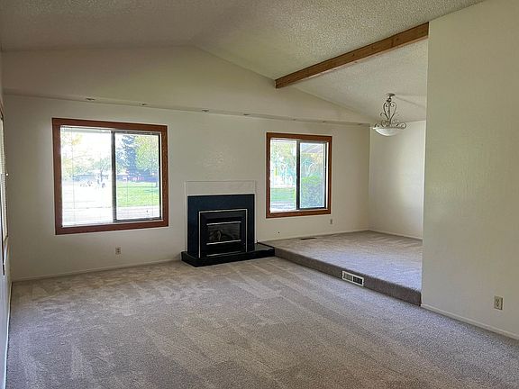 3rd image of 1117 Douglas Ave