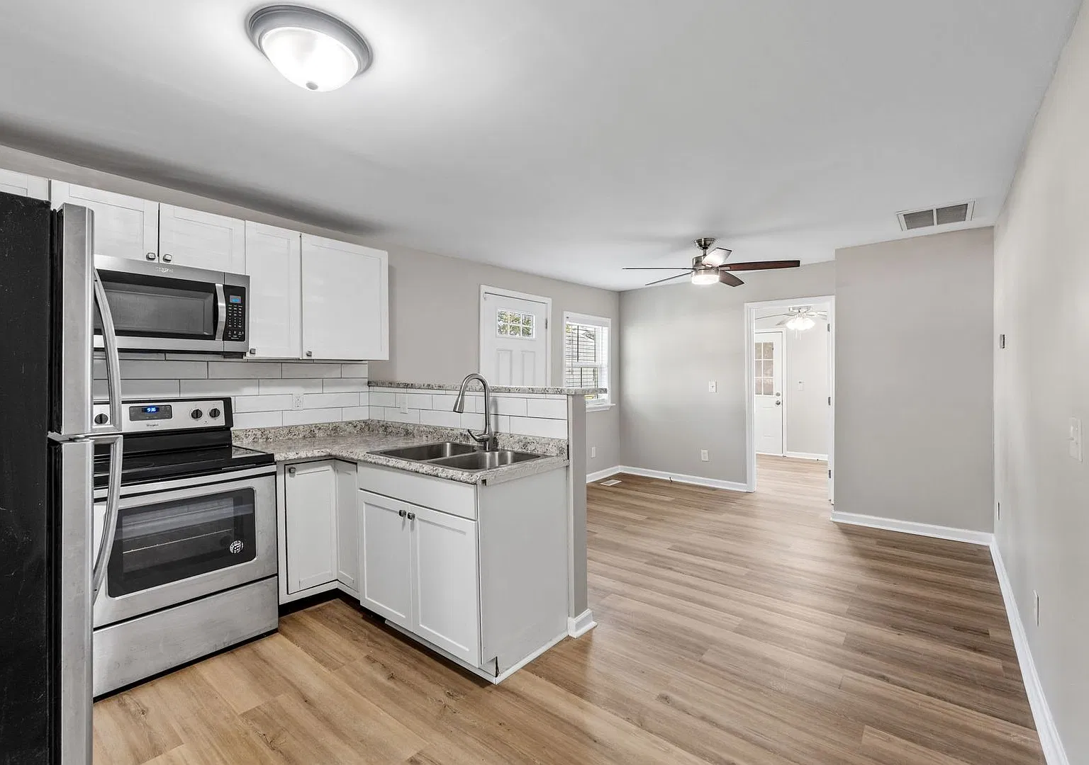 Charming 1 Bedroom, 1 Bath Home Minutes From Downtown Greenville — Photo 1