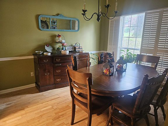 3rd image of 222 Walnut Trace Dr
