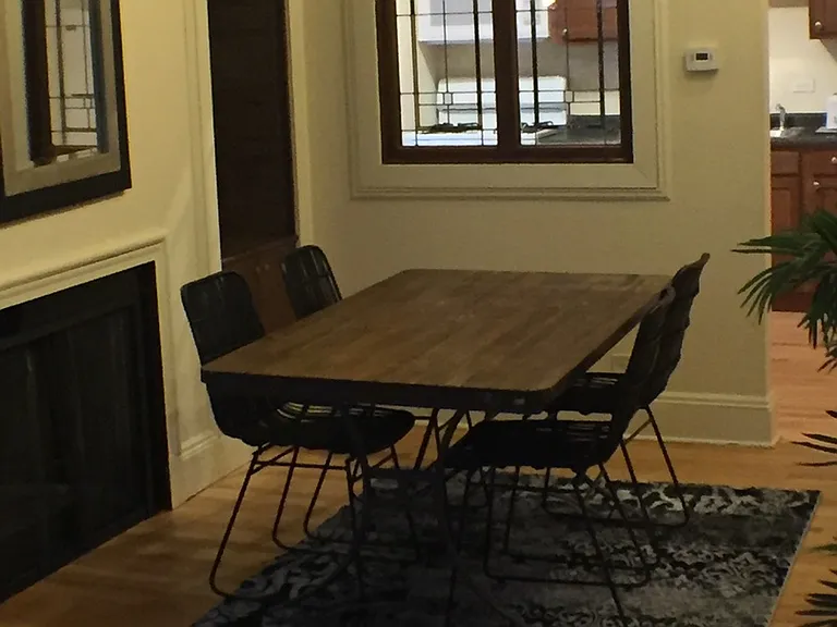 1153 W Dickens Ave — Photo 3