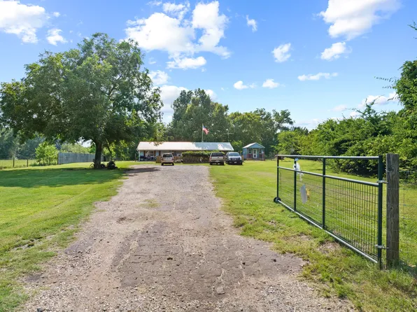 2084 Fm 21, Pittsburg, TX 75686