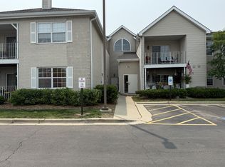 774 N Gary Ave UNIT 102, Carol Stream, IL 60188