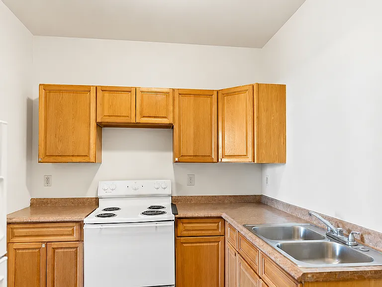 38 Tyler St #2 — Photo 6
