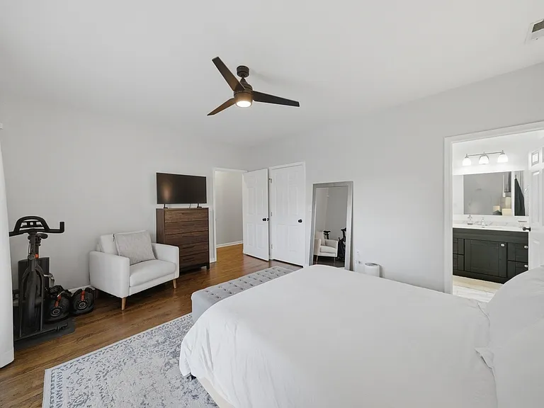 1623 W Grand Ave #1E — Photo 11