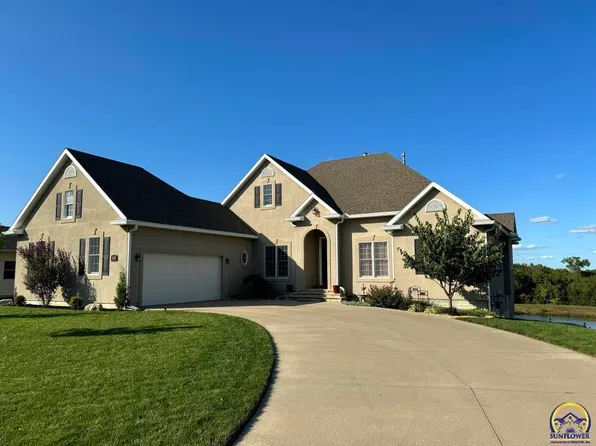 2420 Twin Lakes Dr, Emporia, KS 66801