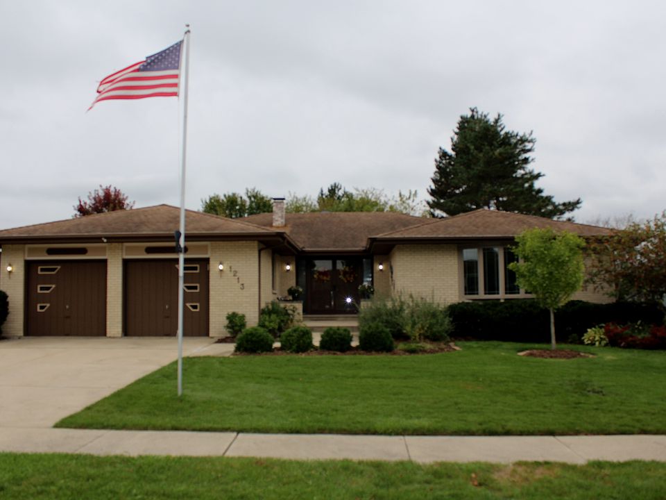 1st image of 1213 Lynnfield Ln