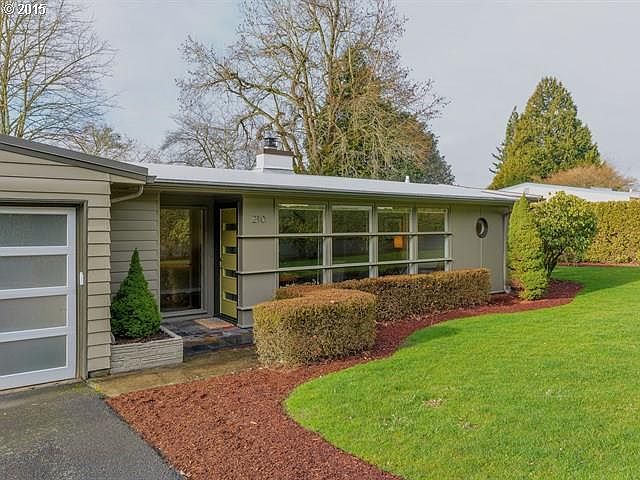 1st image of 210 Farview Dr