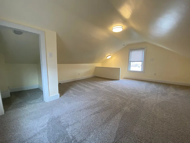 409 Parkwood Rd — Photo 11