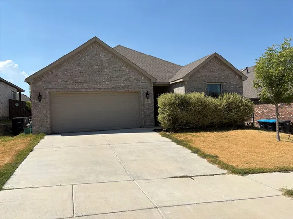208 Flower Ridge Dr, Fort Worth, TX 76108
