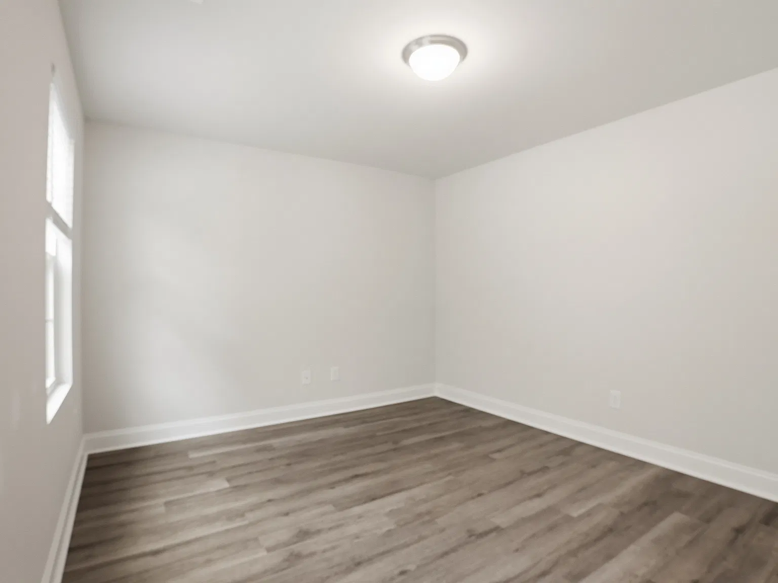 4 bed, 2084 sqft, $2,175 — Photo 3