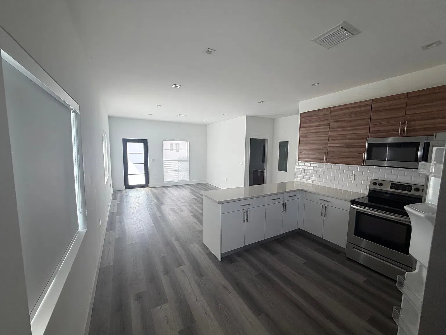 3 bed, 1200 sqft, $3,100 — Photo 1