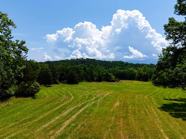 9 Shuler Ln, Stanley, VA 22851