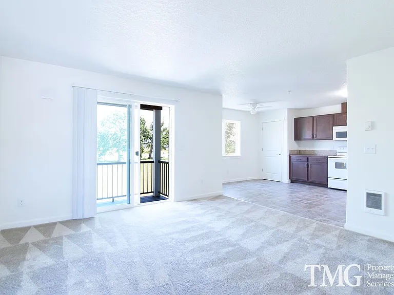 1017 SE 12th Ave — Photo 2