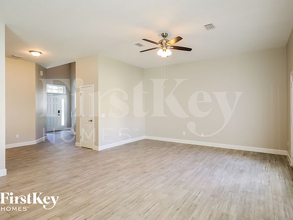 4th image of 3522 Hawthorn Way
