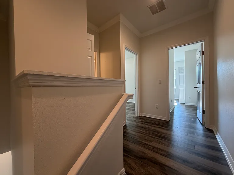 1018 Capitol Hill Ct — Photo 22
