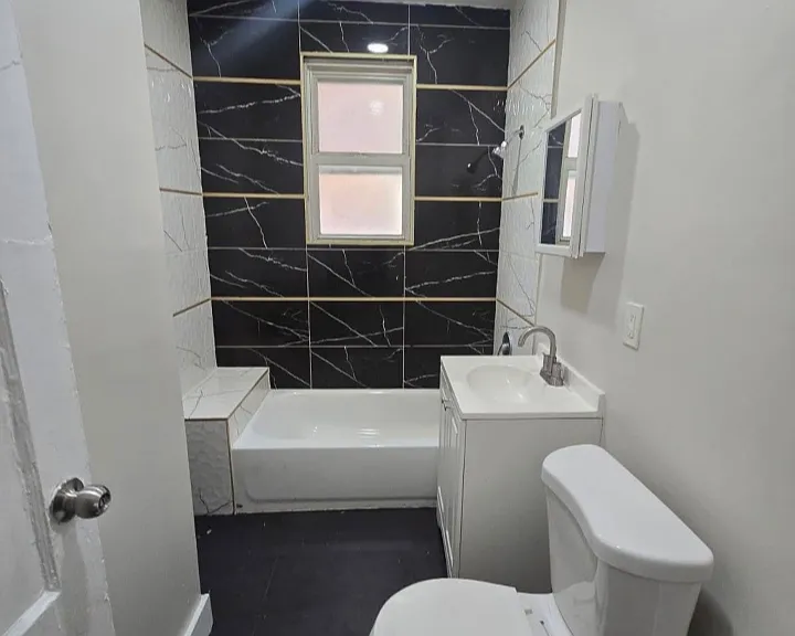 81 Montgomery Ave #2L — Photo 9