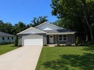 906 Monroe St, Lyndon, KS 66451