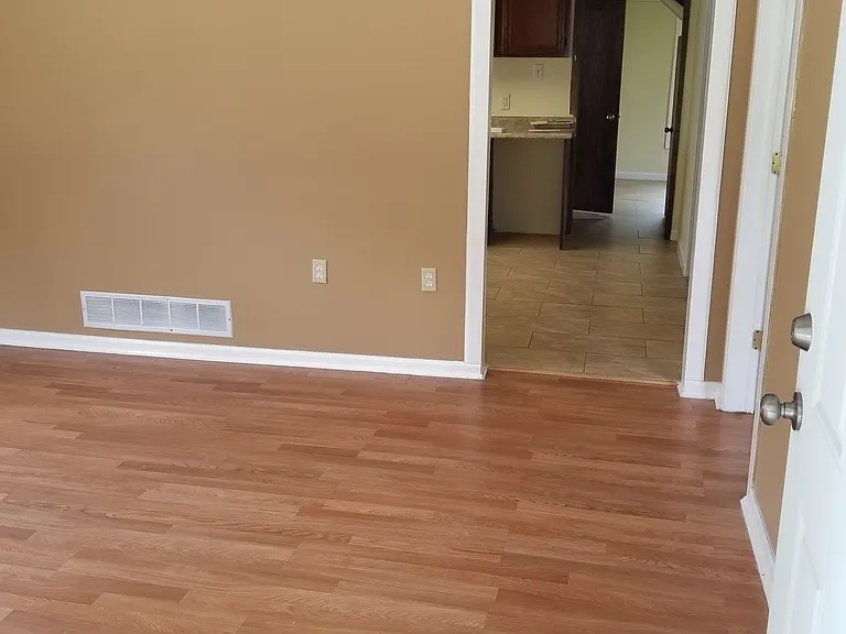 26739 Syracuse Ave — Photo 7
