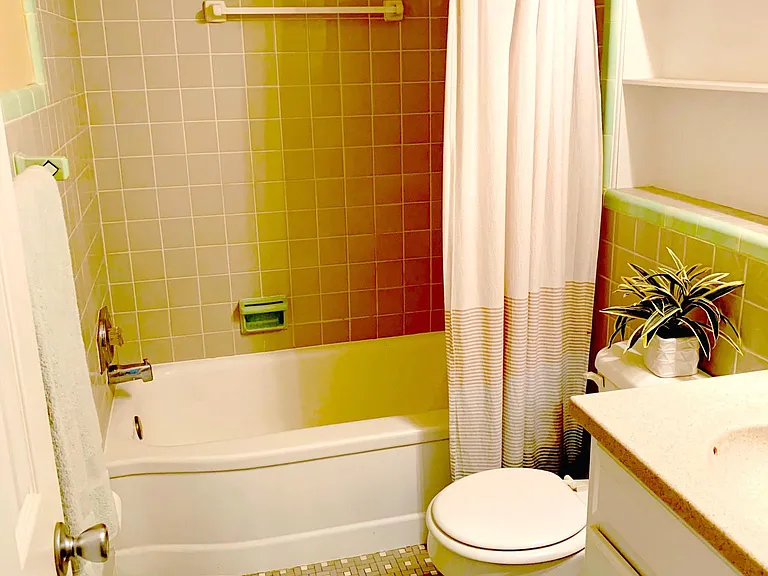 701 Mayfair Cir — Photo 11