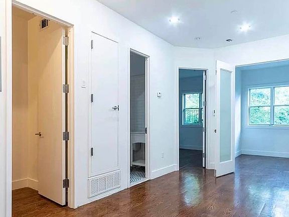 2nd image of 1076 Bergen St #3R