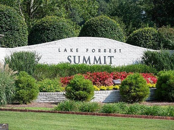 2nd image of 260 Lake Summit Vw