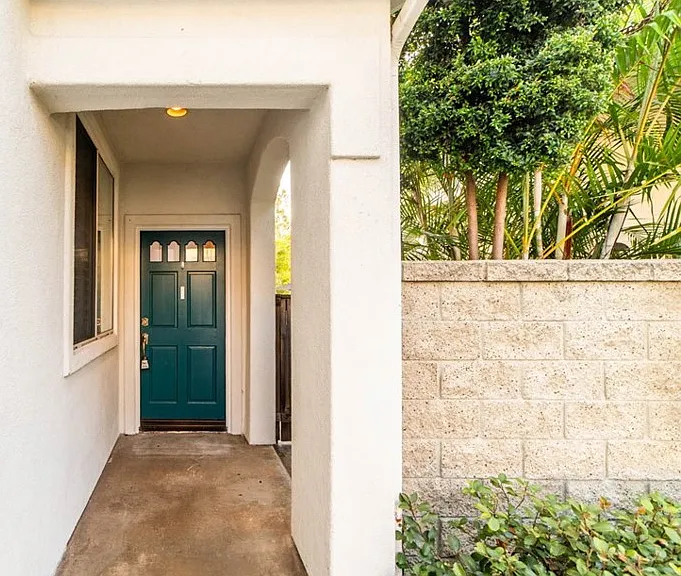 27 Larkmead — Photo 40