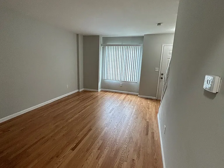1677 Meyer Dr — Photo 3