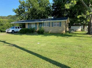 437 2nd St, Henderson, TN 38340
