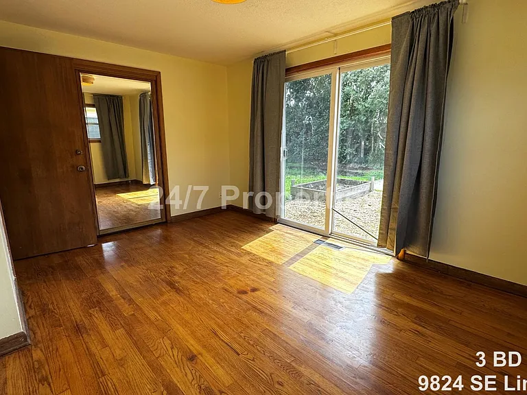 9824 SE Lincoln St — Photo 16
