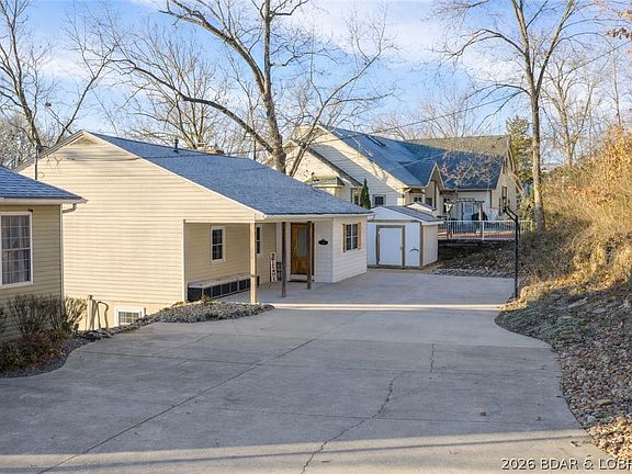 4th image of 32 Lake Village Rd