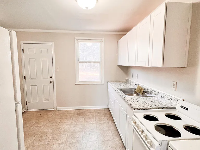 538 Williams St — Photo 5