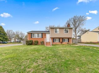 9328 Horizon Rd, Glen Allen, VA 23060