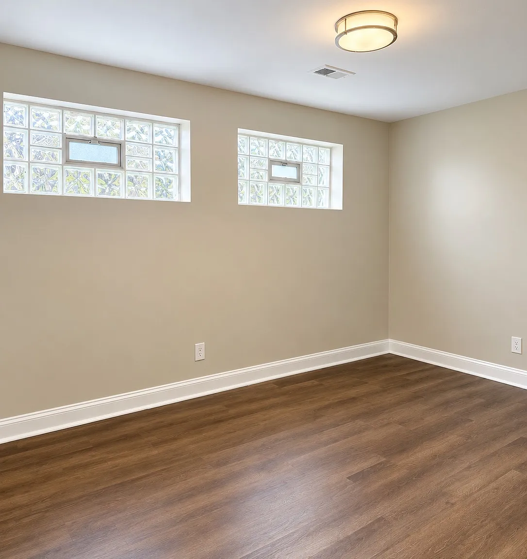 4 bed, 2162 sqft, $2,252 — Photo 3