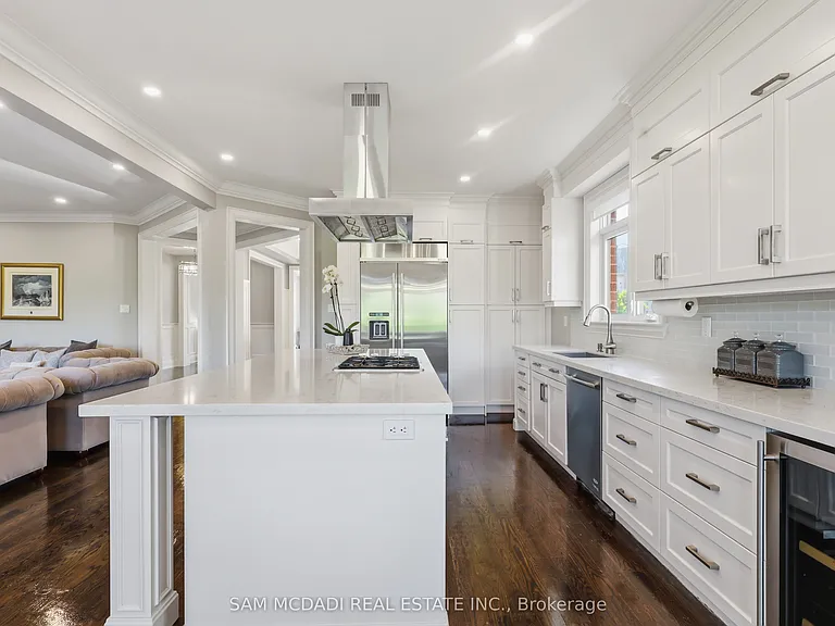962 Fredonia Dr #UPPER — Photo 13