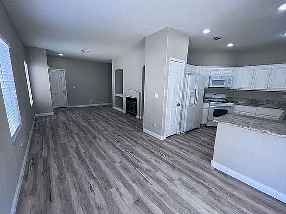 3rd image of 7969 Sky Birch Ct
