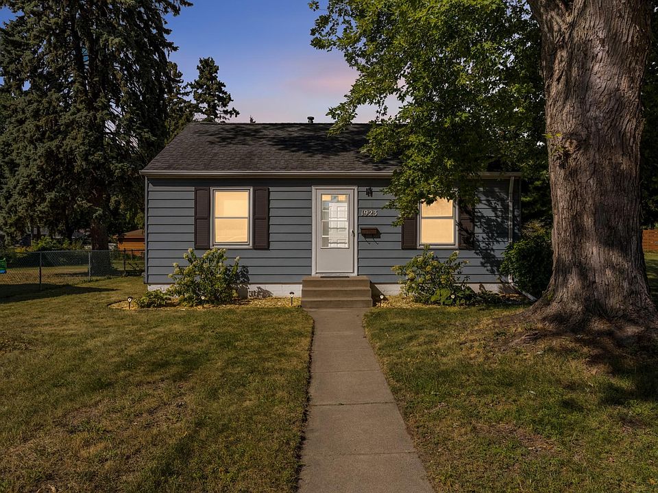 1st image of 1923 44th Ave NE