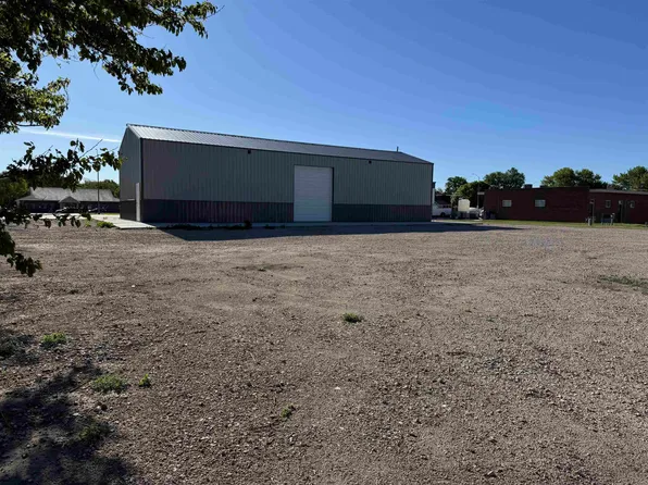 1114 Hill St, Holdrege, NE 68949