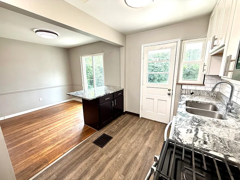1521 Waltham Rd #1 — Photo 7