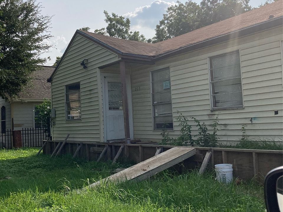 1st image of 213 NE 29th St