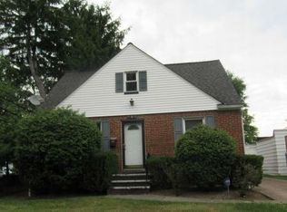 5411 Thomas St, Maple Heights, OH 44137