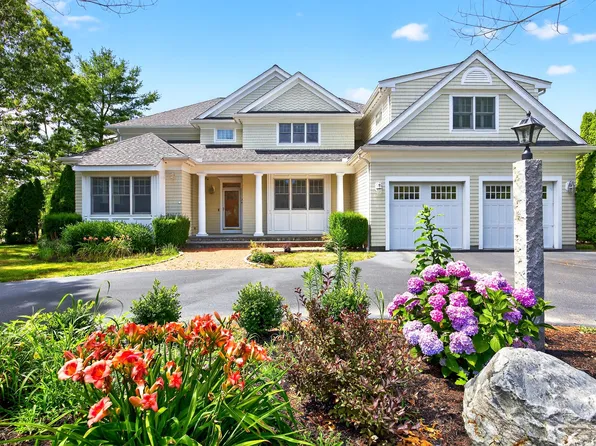 24 Pleasant Park Drive, Mashpee, MA 02649