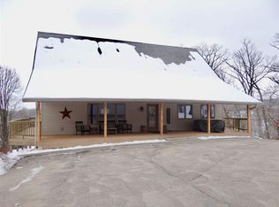 61822 Hoffland Ln, Prairie Du Chien, WI 53821