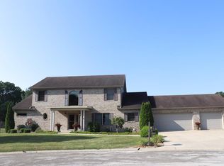 306 Bay Ct, Danville, IL 61832