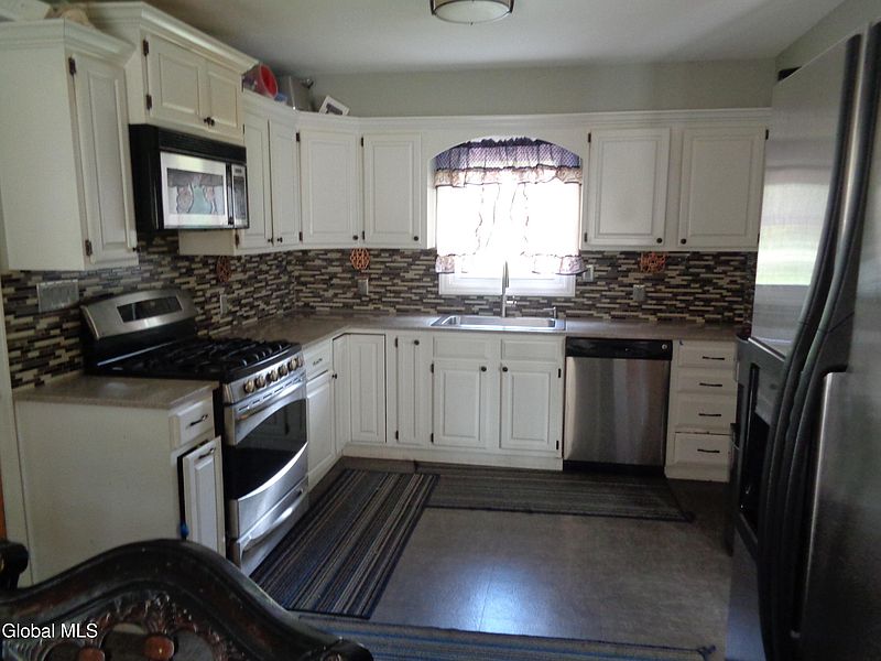 3rd image of 455 Wallace Road