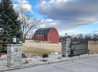 4596 Lake Vista Dr, Dexter, MI 48130