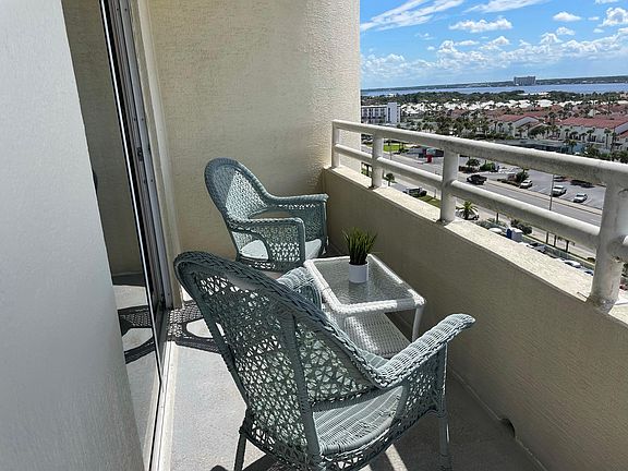 Guest Balcony